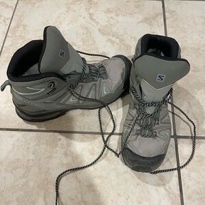 Salomon Quest Gore-Tex hiking boots, women’s size 9